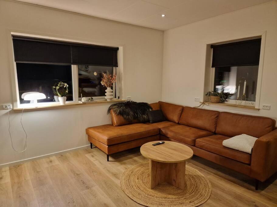 New Flat With Hot Tub - No3 Oyndarfjordur Exterior foto